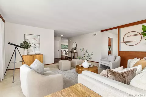Living - 1007 Passiflora Ave, Encinitas, CA 92024 photo 4 of 11