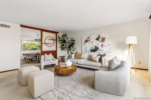 Living - 1007 Passiflora Ave, Encinitas, CA 92024 photo 5 of 11