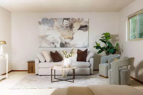 Living - 1007 Passiflora Ave, Encinitas, CA 92024 photo 11 of 11