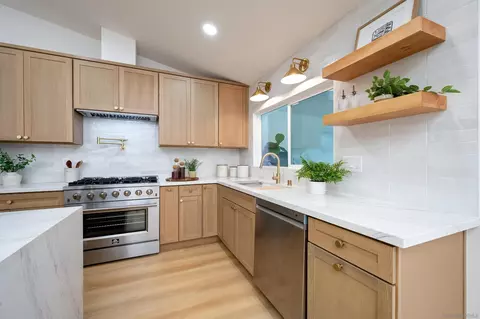 Kitchen - 2619 Fire Mountain Dr, Oceanside, CA 92054 photo 6 of 8
