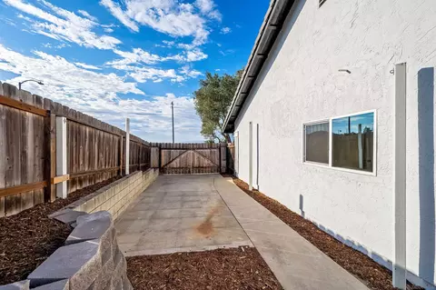 Exterior - 2619 Fire Mountain Dr, Oceanside, CA 92054 photo 11 of 12