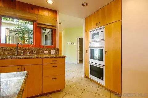 Kitchen - 9707 Shadow Rd, La Mesa, CA 91941 photo 7 of 7