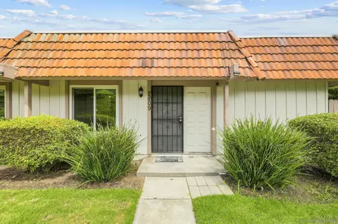 2809 Via Cascada, Carlsbad, CA 92010 photo 2