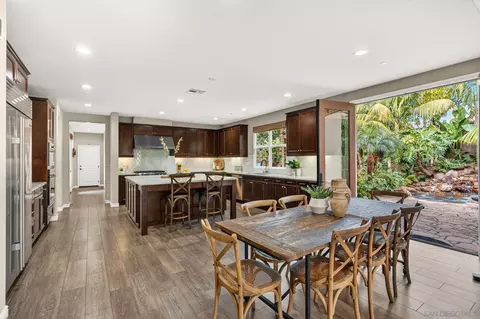 Dining - 817 Dolphin, Encinitas, CA 92024 photo 2 of 2