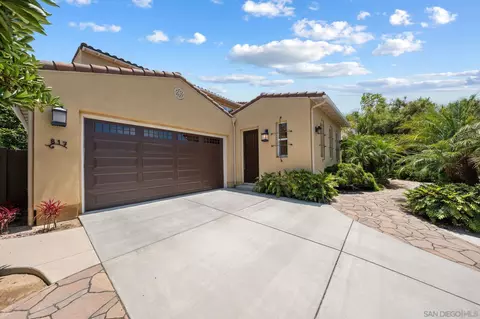 Exterior - 817 Dolphin, Encinitas, CA 92024 photo 7 of 16