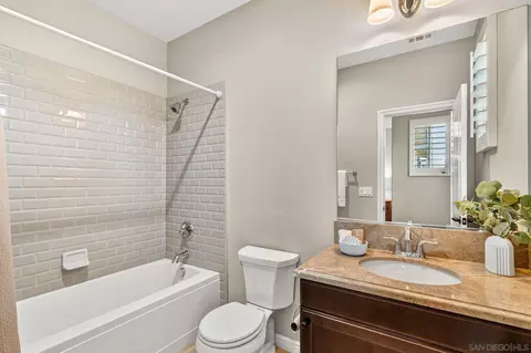 Bath - 817 Dolphin, Encinitas, CA 92024 photo 1 of 7