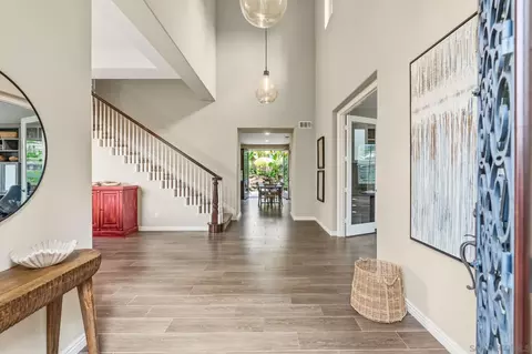 Entry Way - 817 Dolphin, Encinitas, CA 92024 photo 2 of 7