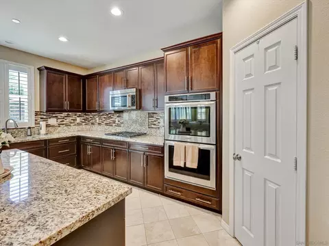 Kitchen - 13589 Sohail, Lakeside, CA 92040 photo 4 of 6