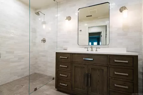 Bath - 6117 La Flecha, Rancho Santa Fe, CA 92067 photo 4 of 4