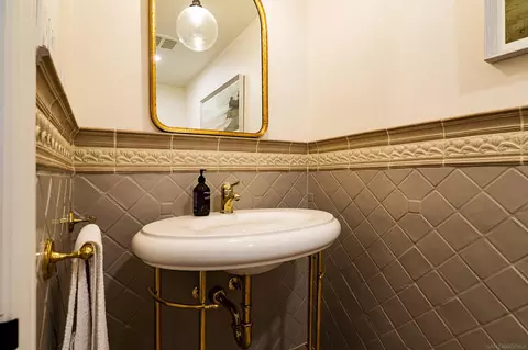 Bath - 6117 La Flecha, Rancho Santa Fe, CA 92067 photo 1 of 4