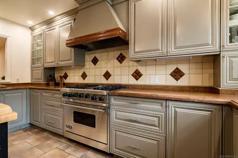 Kitchen - 6117 La Flecha, Rancho Santa Fe, CA 92067 photo 3 of 5