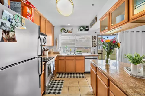 Kitchen - 615 Fredricks Ave #142, Oceanside, CA 92058 photo 5 of 7
