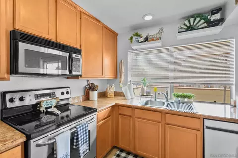 Kitchen - 615 Fredricks Ave #142, Oceanside, CA 92058 photo 3 of 7