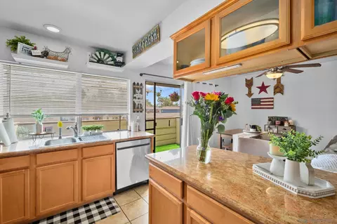 Kitchen - 615 Fredricks Ave #142, Oceanside, CA 92058 photo 6 of 7