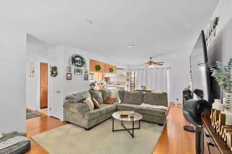 Living - 615 Fredricks Ave #142, Oceanside, CA 92058 photo 2 of 5