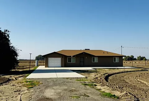 22750 Fairfax Ave, Lemoore, CA 93245 photo 2