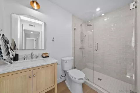 Bath - 4742 Collinos Way, Oceanside, CA 92056 photo 2 of 2