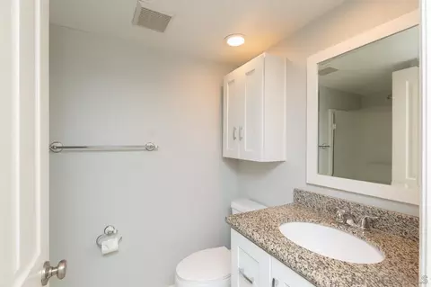 Bath - 5064 Via Manos #B, Oceanside, CA 92057 photo 1 of 3