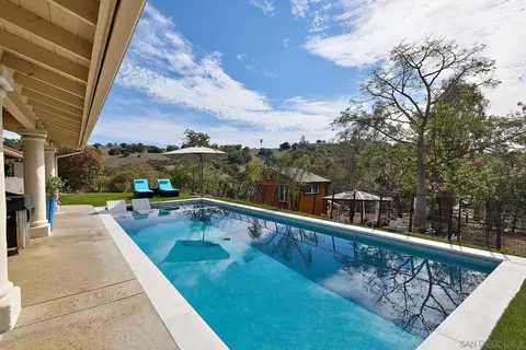 Exterior - 3064 Live Oak Park Rd, Fallbrook, CA 92028 photo 17 of 26