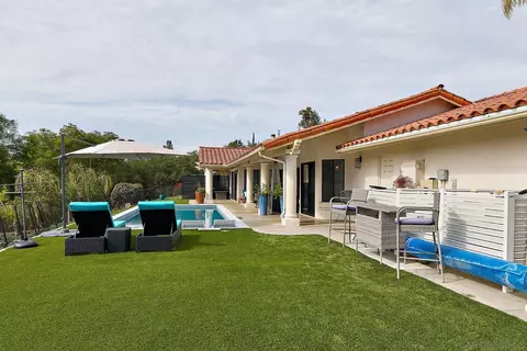Exterior - 3064 Live Oak Park Rd, Fallbrook, CA 92028 photo 18 of 26