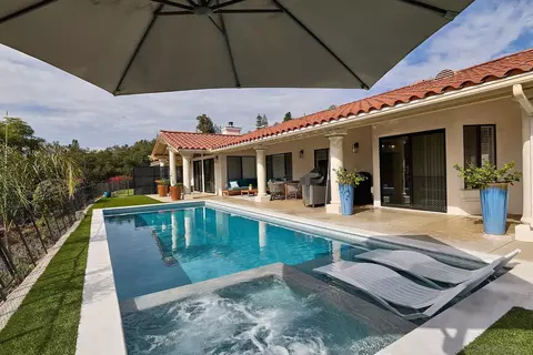 Exterior - 3064 Live Oak Park Rd, Fallbrook, CA 92028 photo 15 of 26