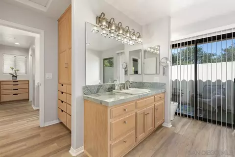 Bath - 3064 Live Oak Park Rd, Fallbrook, CA 92028 photo 5 of 9