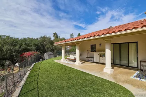 Exterior - 3064 Live Oak Park Rd, Fallbrook, CA 92028 photo 19 of 26