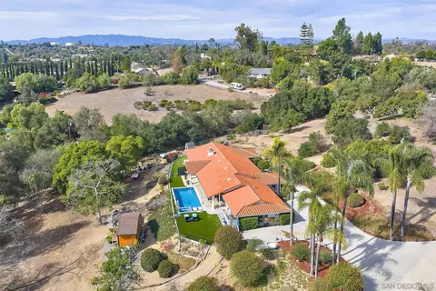 View/Area - 3064 Live Oak Park Rd, Fallbrook, CA 92028 photo 6 of 7