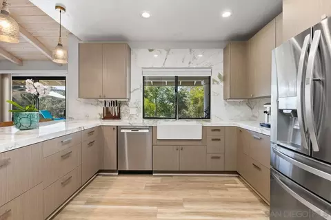 Kitchen - 3064 Live Oak Park Rd, Fallbrook, CA 92028 photo 3 of 11