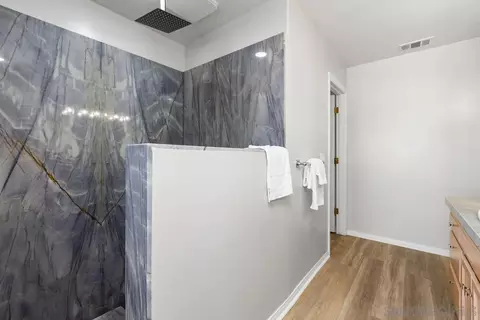 Bath - 3064 Live Oak Park Rd, Fallbrook, CA 92028 photo 3 of 9