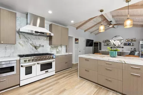 Kitchen - 3064 Live Oak Park Rd, Fallbrook, CA 92028 photo 6 of 11