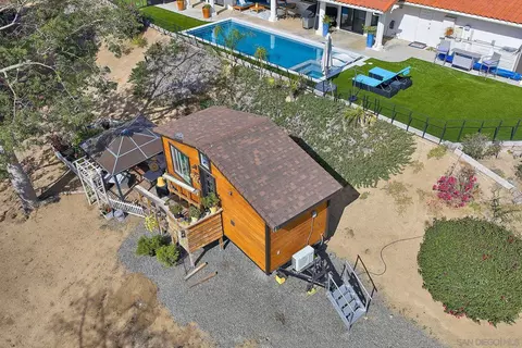 View/Area - 3064 Live Oak Park Rd, Fallbrook, CA 92028 photo 7 of 7