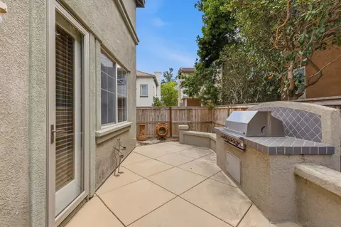 Exterior - 31544 Mendocino Ct, Temecula, CA 92592 photo 6 of 11