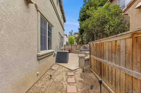 Exterior - 31544 Mendocino Ct, Temecula, CA 92592 photo 10 of 11