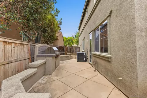 Exterior - 31544 Mendocino Ct, Temecula, CA 92592 photo 7 of 11