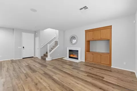 Living - 31544 Mendocino Ct, Temecula, CA 92592 photo 5 of 10