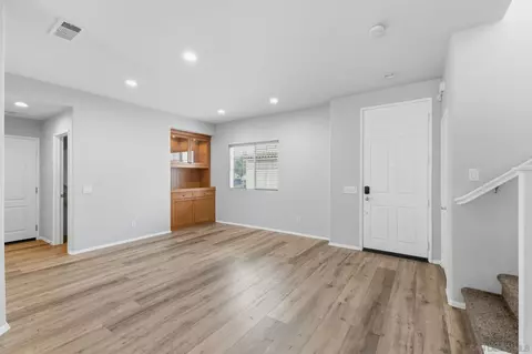 Living - 31544 Mendocino Ct, Temecula, CA 92592 photo 7 of 10