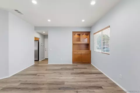 Living - 31544 Mendocino Ct, Temecula, CA 92592 photo 8 of 10