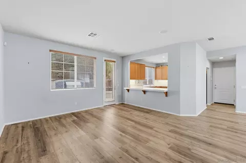 Living - 31544 Mendocino Ct, Temecula, CA 92592 photo 9 of 10