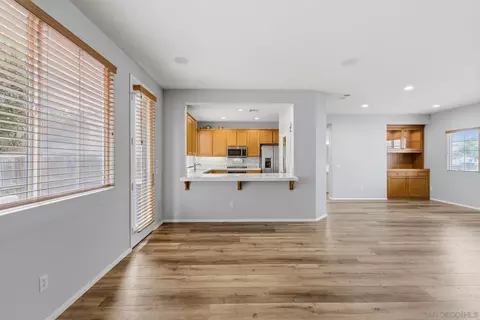 Living - 31544 Mendocino Ct, Temecula, CA 92592 photo 10 of 10
