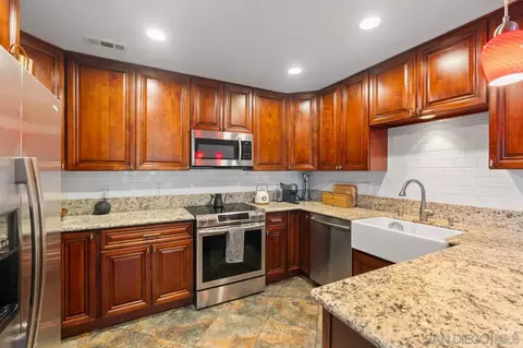 6960 Caminito Curva, San Diego, CA 92119