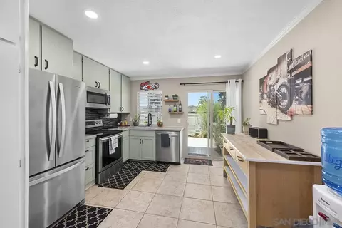 Kitchen - 8777 Wahl St, Santee, CA 92071 photo 1 of 3