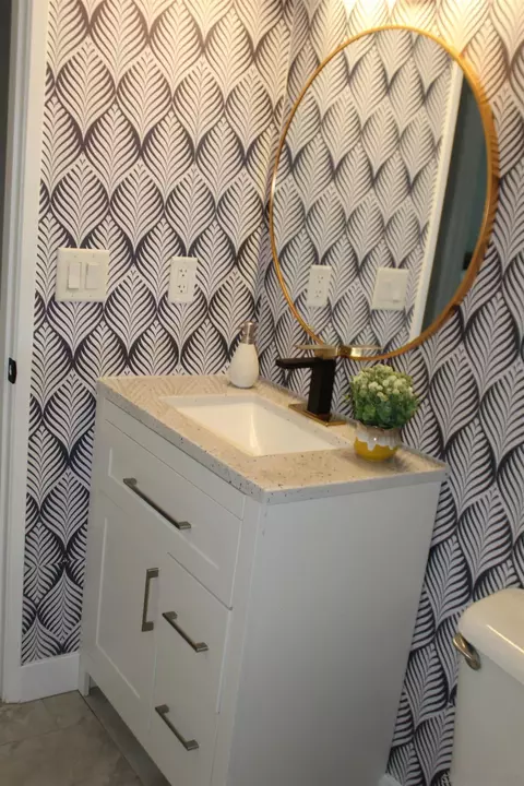 Bath - 11935 Royal Rd UNIT B, El Cajon, CA 92021 photo 3 of 3