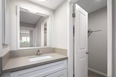 Bath - 725 Alturas Ln, Fallbrook, CA 92028 photo 5 of 5