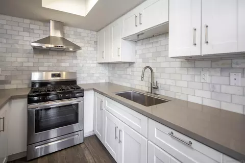 Kitchen - 725 Alturas Ln, Fallbrook, CA 92028 photo 2 of 4