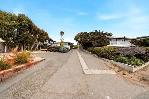 Exterior - 1465 Neptune Ave, Encinitas, CA 92024 photo 8 of 19