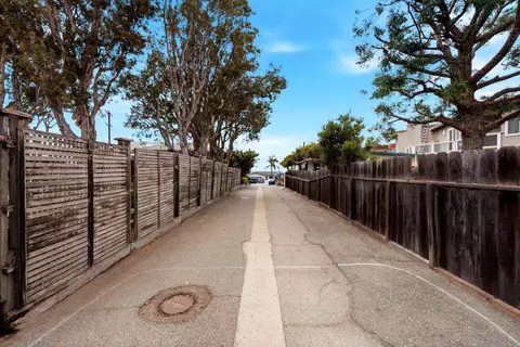 Exterior - 1465 Neptune Ave, Encinitas, CA 92024 photo 6 of 19