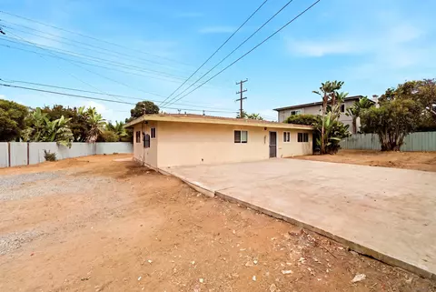 Exterior - 1465 Neptune Ave, Encinitas, CA 92024 photo 11 of 19