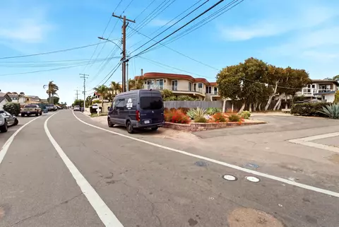 Exterior - 1465 Neptune Ave, Encinitas, CA 92024 photo 13 of 19
