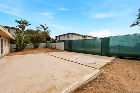 Exterior - 1465 Neptune Ave, Encinitas, CA 92024 photo 7 of 19
